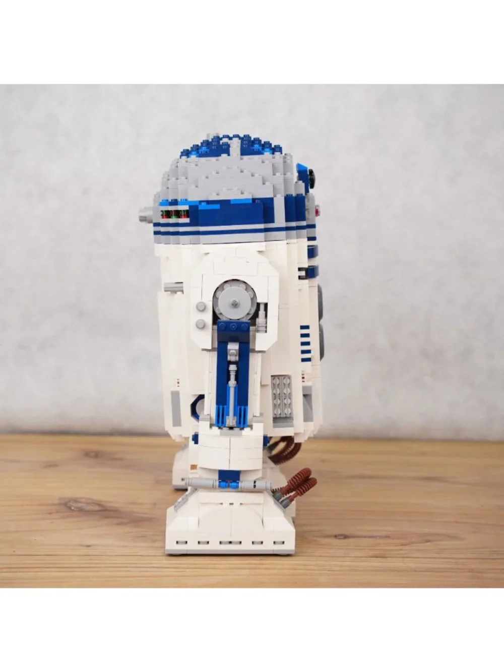 Lego Star Wars R2-D2 10225 Complete No Instruction, Box & Mini Figures Read